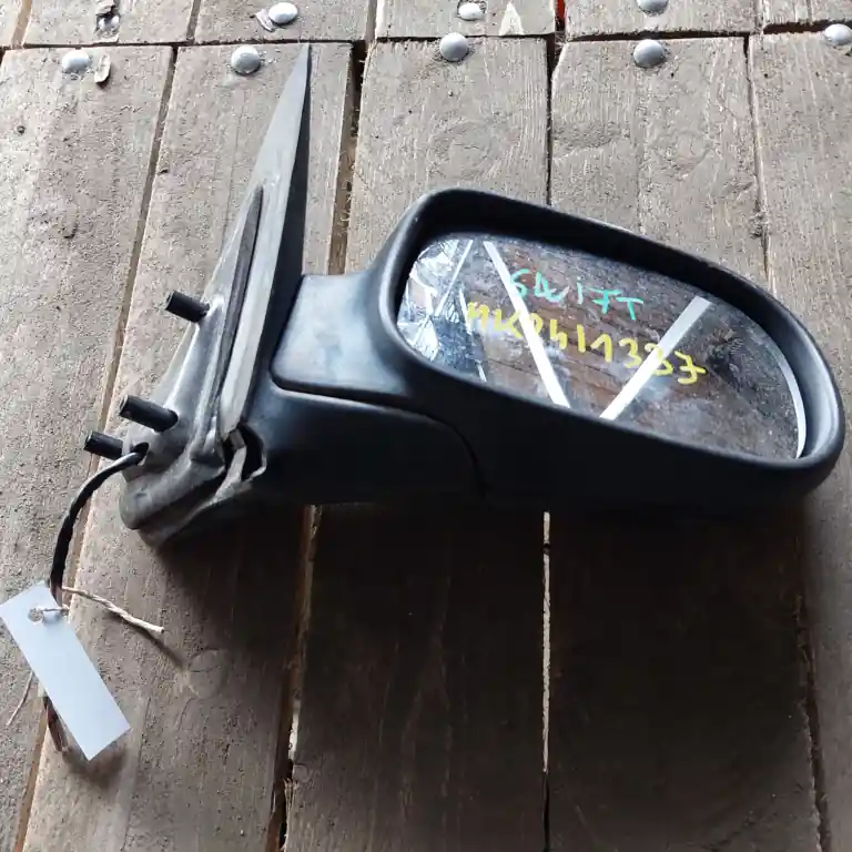 Vedd meg most SUZUKI SWIFT 96-05 Jobb visszapillantó tükör elektromos 5 ajtós bontott alkatrész