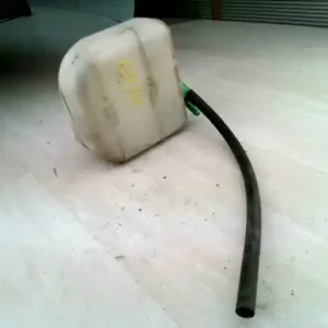 Utolsó esély SUZUKI SWIFT 96-05 Kiegyenlítő tartálybontott alkatrész