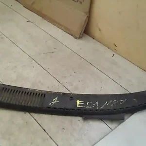 Vedd meg online SUZUKI SWIFT 96-05 Levélrács jobb bontott alkatrész