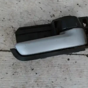 Akció SUZUKI SX4 Jobb első belső kilincs bontott alkatrész