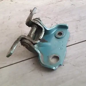 Ajánlat SUZUKI VITARA 88.05-97 Jobb hátsó felső ajtózsanér bontott alkatrész