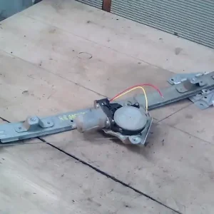 Árengedmény SUZUKI Vitara/Grand Vitara 2005.02.01-17.03.31 Jobb hátsó ablakemelő szerkezet elektromos 5 ajtós bontott alkatrész