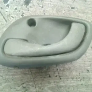 Akció SUZUKI WagonR+ Bal hátsó belső kilincs 5 ajtós bontott alkatrész